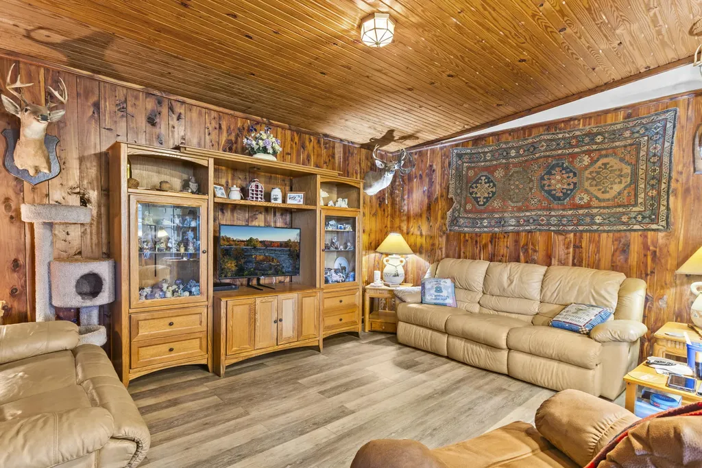 5119 Shoemaker Ridge Zoe KY 41397