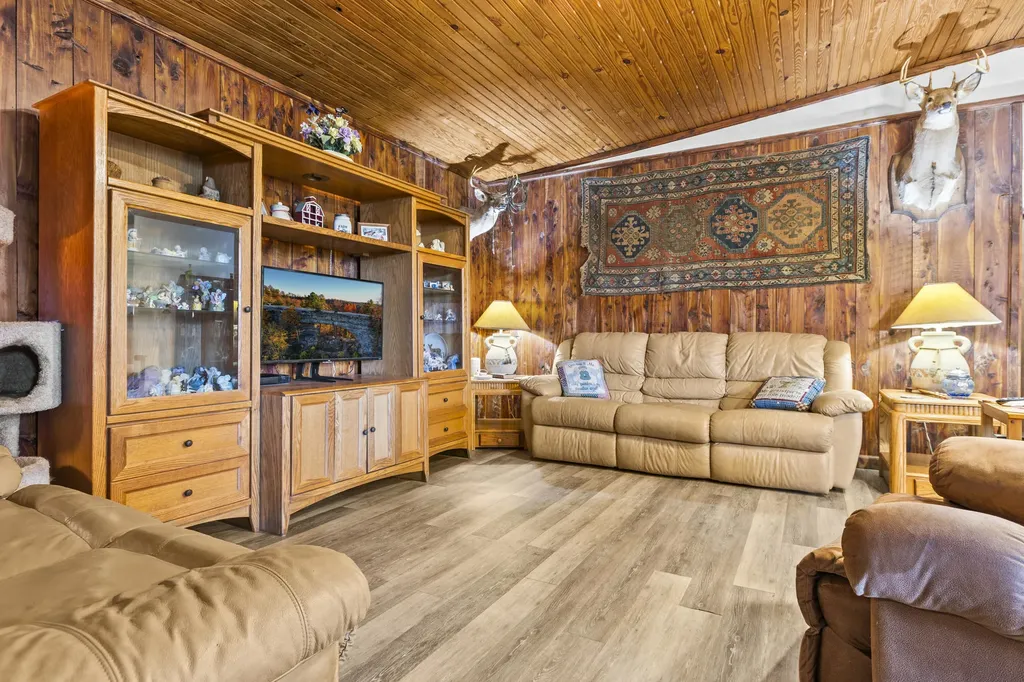 5119 Shoemaker Ridge Zoe KY 41397
