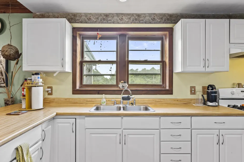5119 Shoemaker Ridge Zoe KY 41397