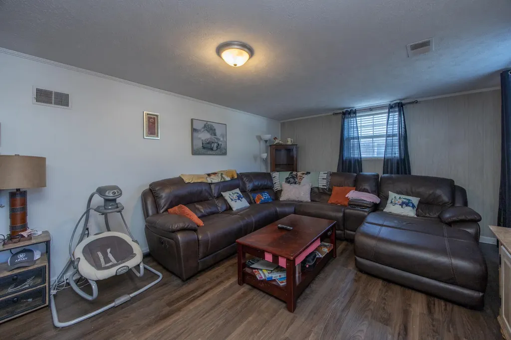 128 Cherokee Drive Winchester KY 40391