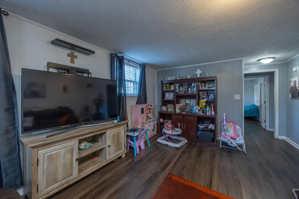 128 Cherokee Drive Winchester KY 40391