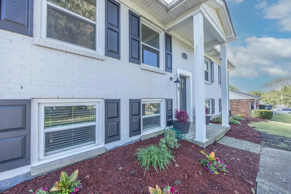 128 Cherokee Drive Winchester KY 40391
