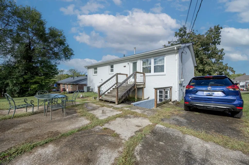 128 Cherokee Drive Winchester KY 40391