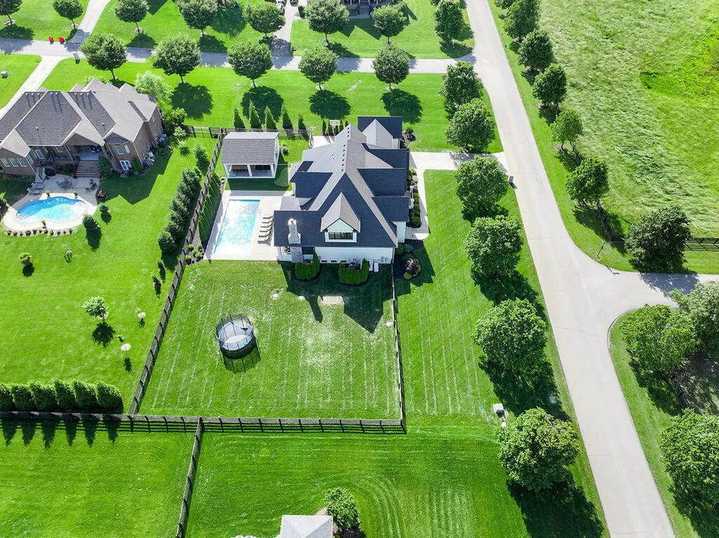 127 Meadow Ridge Drive Nicholasville KY 40356