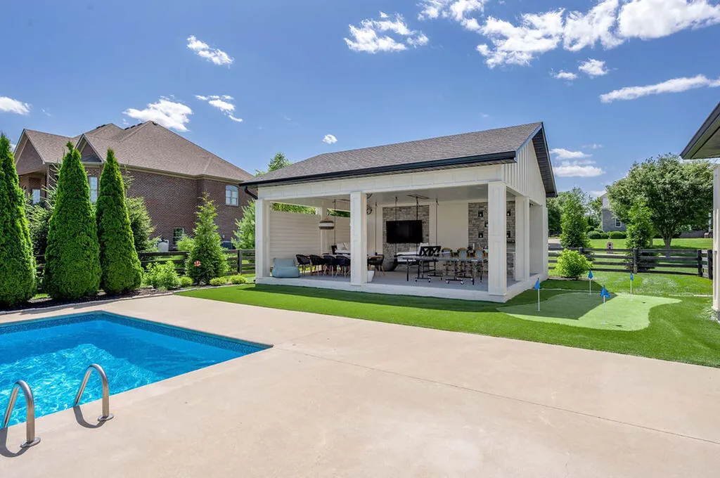 127 Meadow Ridge Drive Nicholasville KY 40356