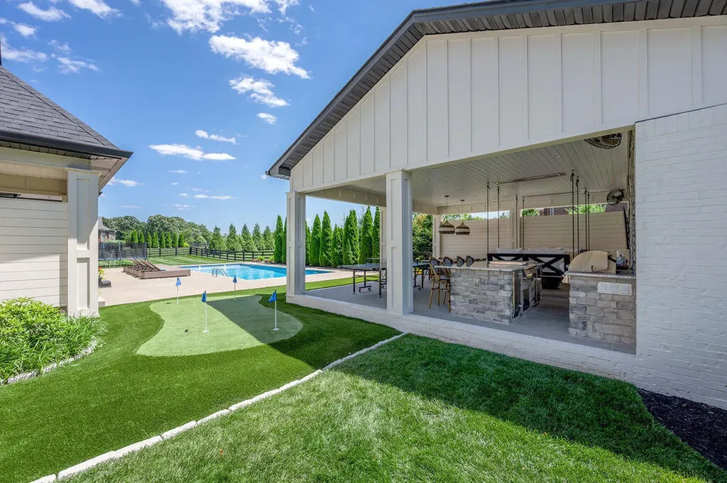127 Meadow Ridge Drive Nicholasville KY 40356