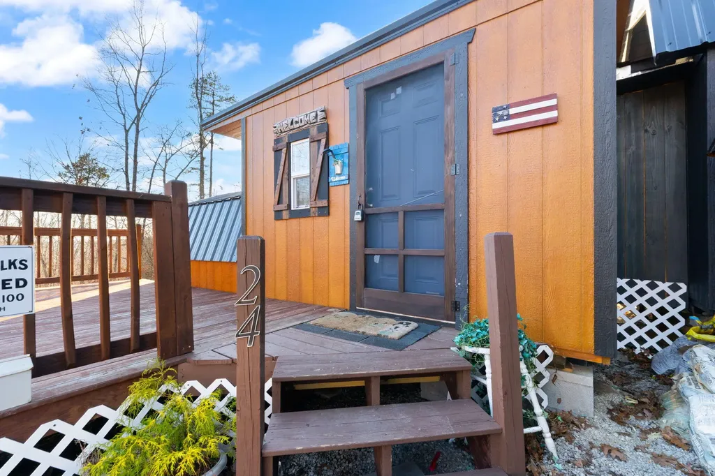 24 Sulphur Springs Hollow Road Somerset KY 42501