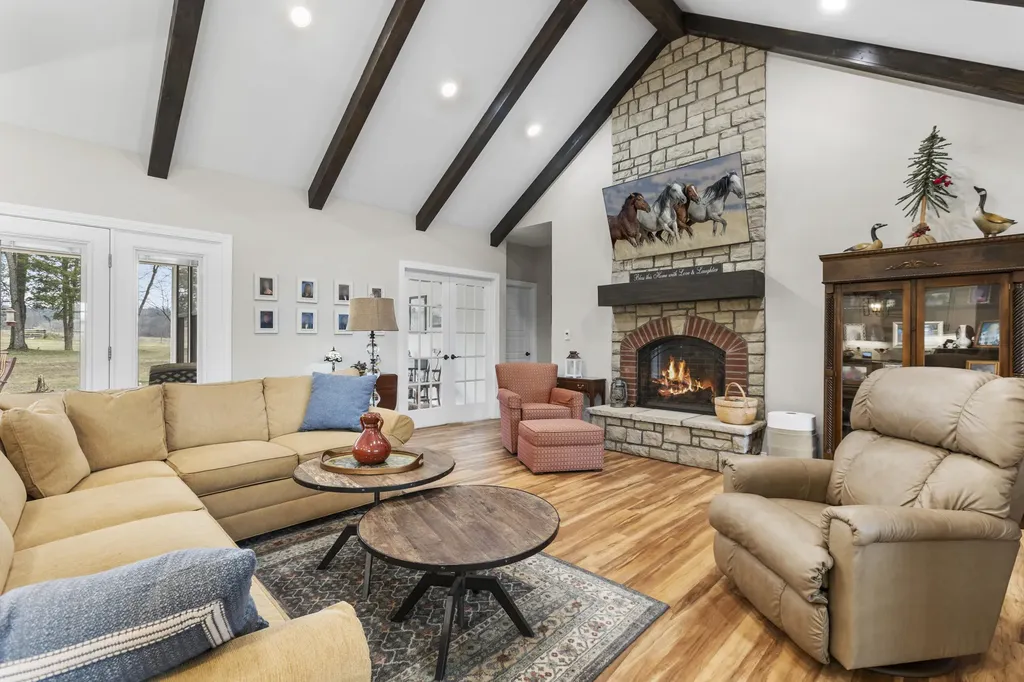 1346 Mundys Landing Road Versailles KY 40383
