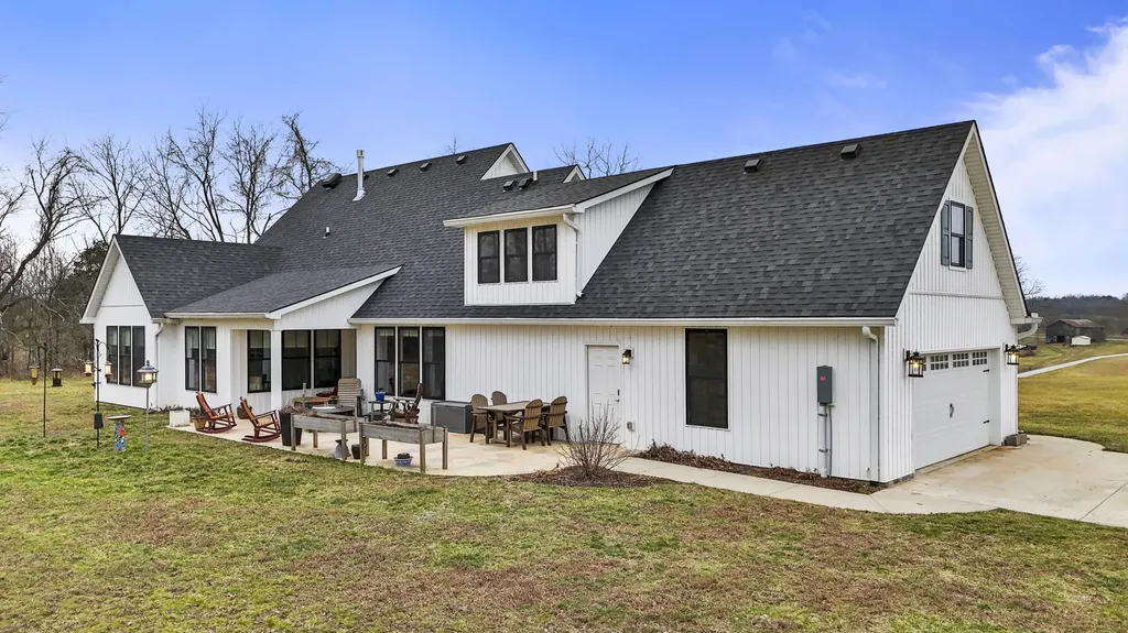 1346 Mundys Landing Road Versailles KY 40383