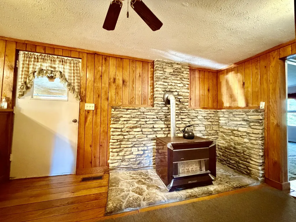 2690 Glensboro Road Lawrenceburg KY 40342