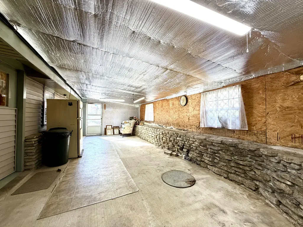 2690 Glensboro Road Lawrenceburg KY 40342