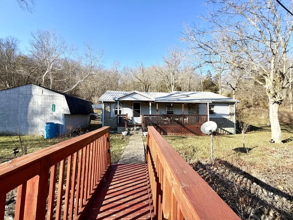 2690 Glensboro Road Lawrenceburg KY 40342