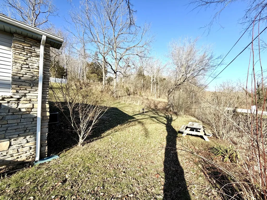 2690 Glensboro Road Lawrenceburg KY 40342