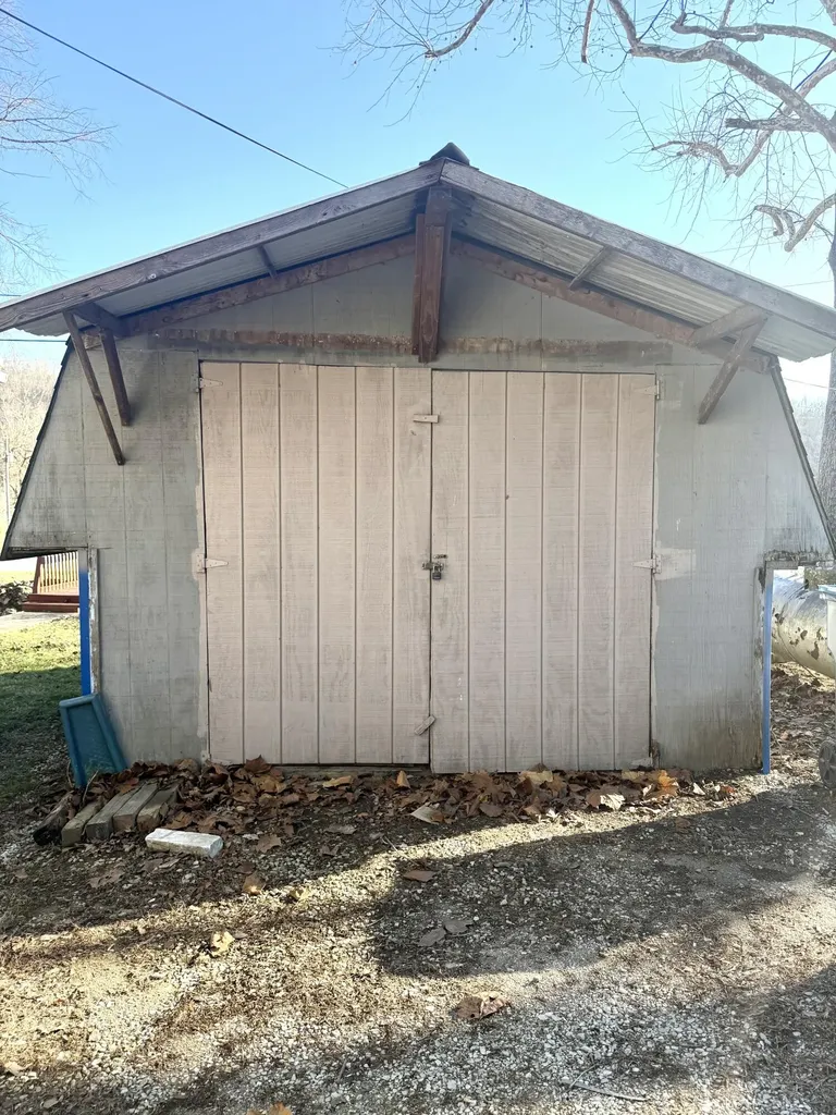 2690 Glensboro Road Lawrenceburg KY 40342