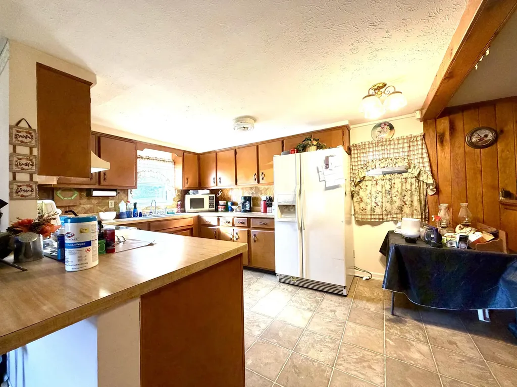 2690 Glensboro Road Lawrenceburg KY 40342