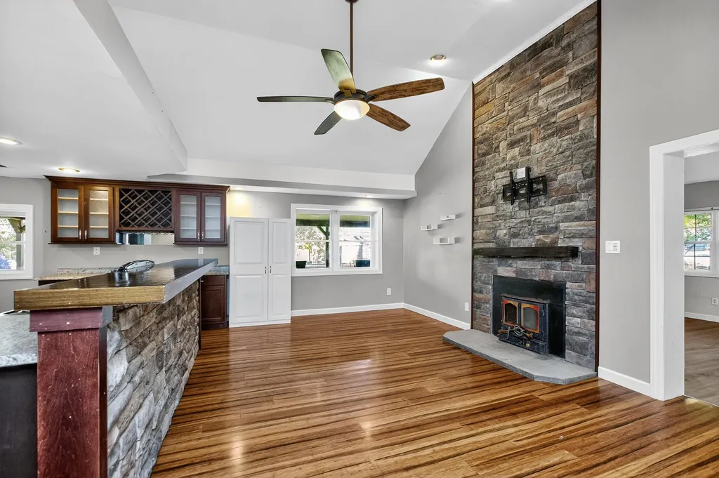 182 Sunrise Shores Harrodsburg KY 40330