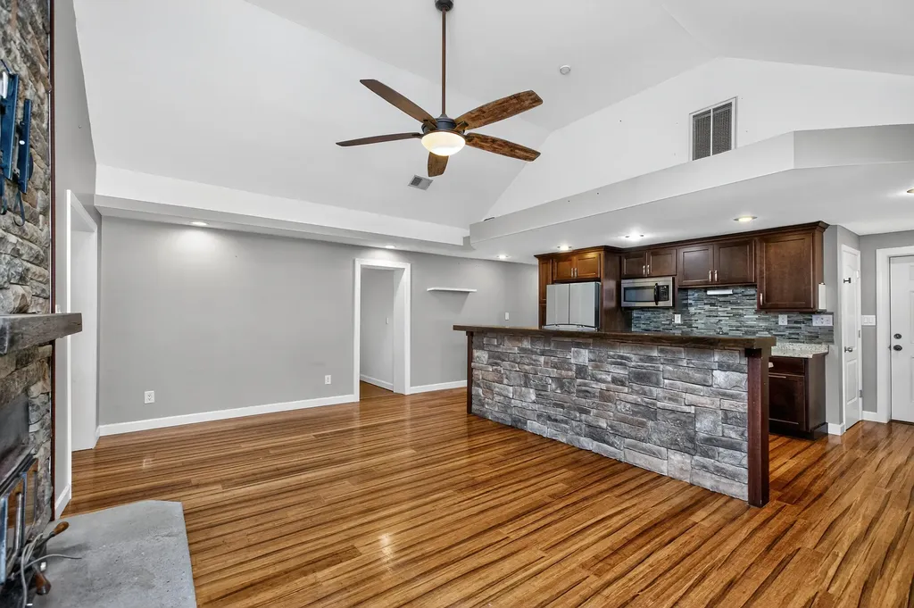 182 Sunrise Shores Harrodsburg KY 40330