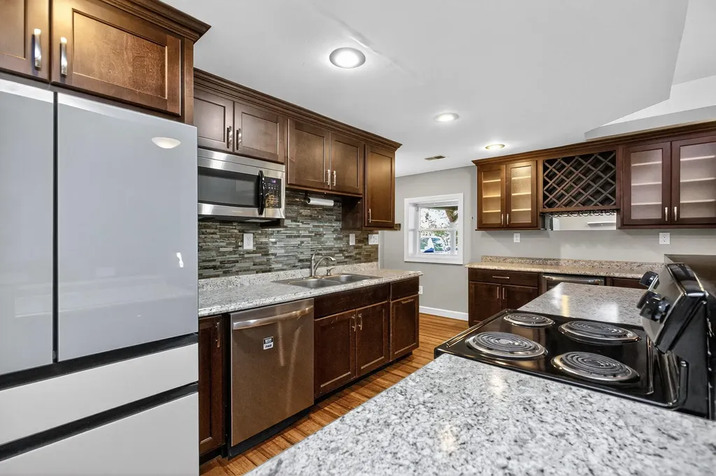 182 Sunrise Shores Harrodsburg KY 40330