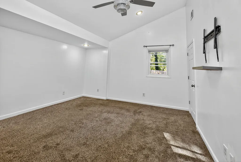 182 Sunrise Shores Harrodsburg KY 40330