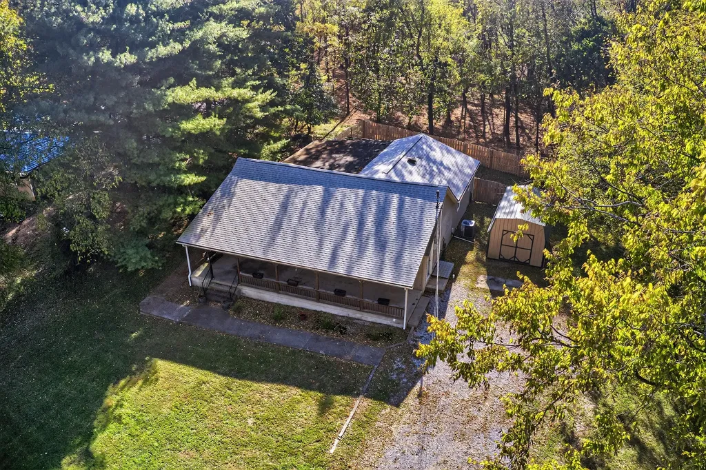 182 Sunrise Shores Harrodsburg KY 40330