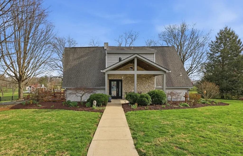 235 Lakewood Nicholasville KY 40356