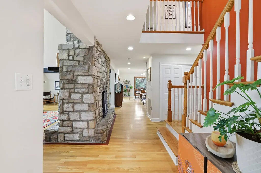 235 Lakewood Nicholasville KY 40356