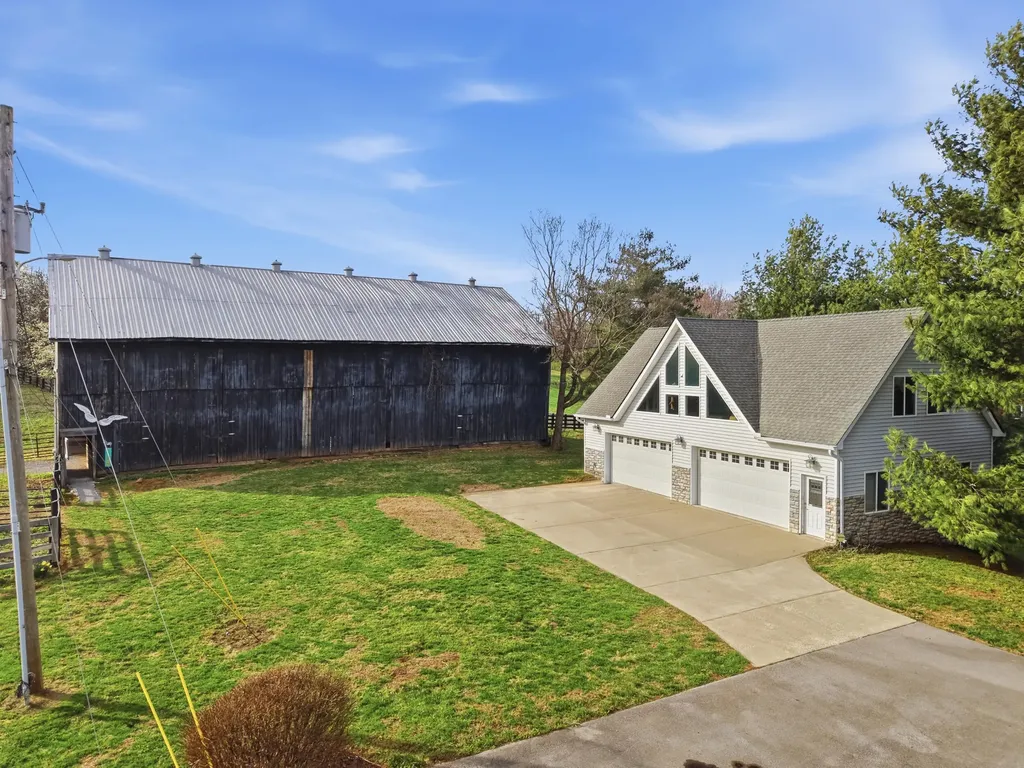 235 Lakewood Nicholasville KY 40356