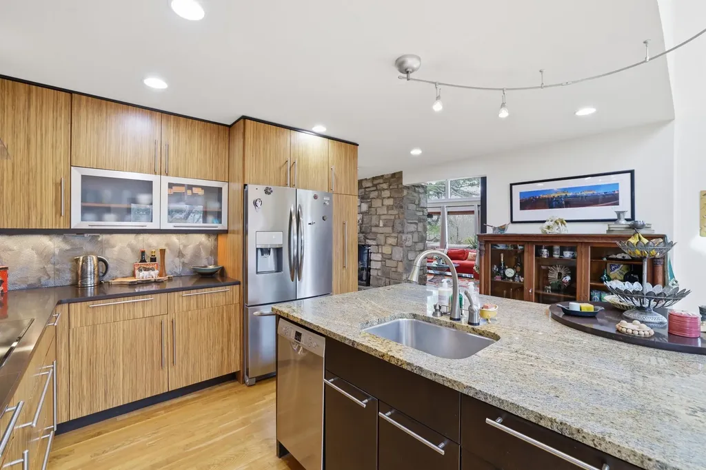 235 Lakewood Nicholasville KY 40356