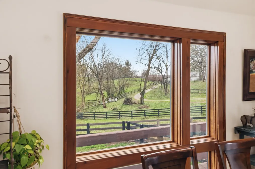 235 Lakewood Nicholasville KY 40356