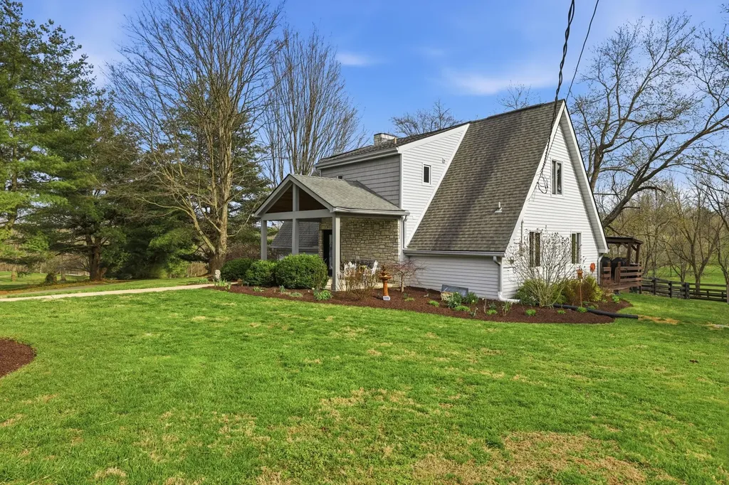 235 Lakewood Nicholasville KY 40356