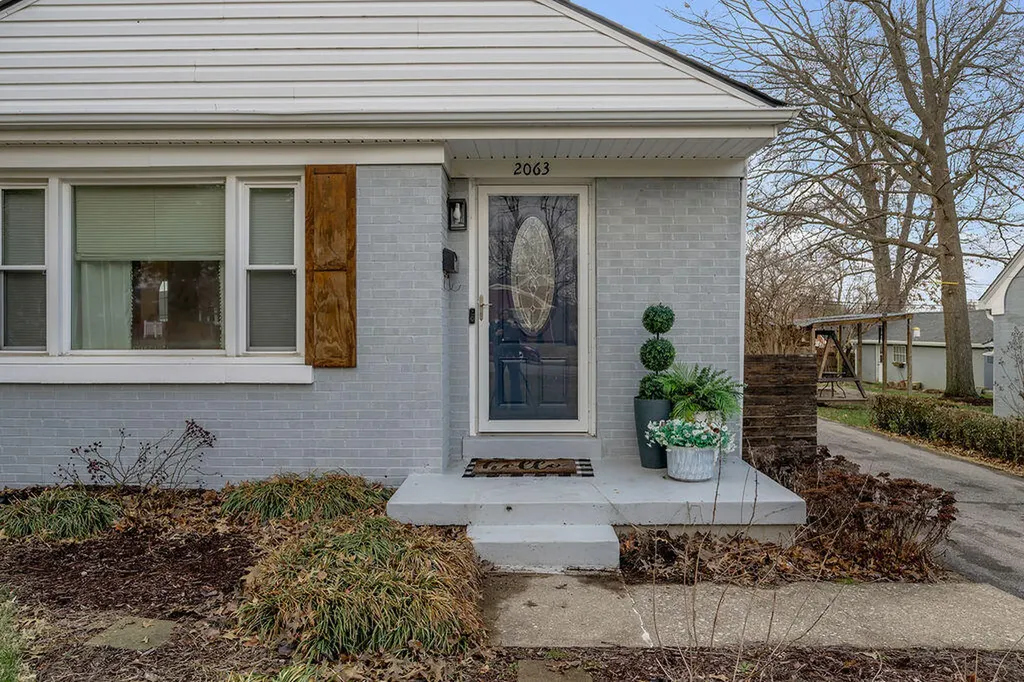 2063 Rainbow Road Lexington KY 40503