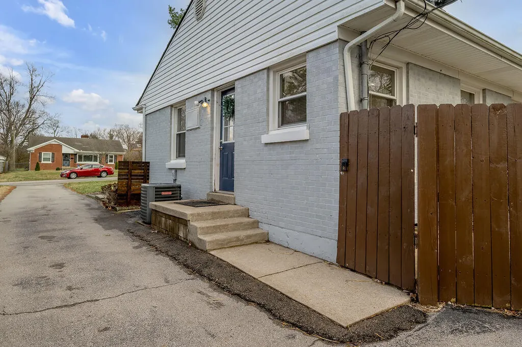 2063 Rainbow Road Lexington KY 40503