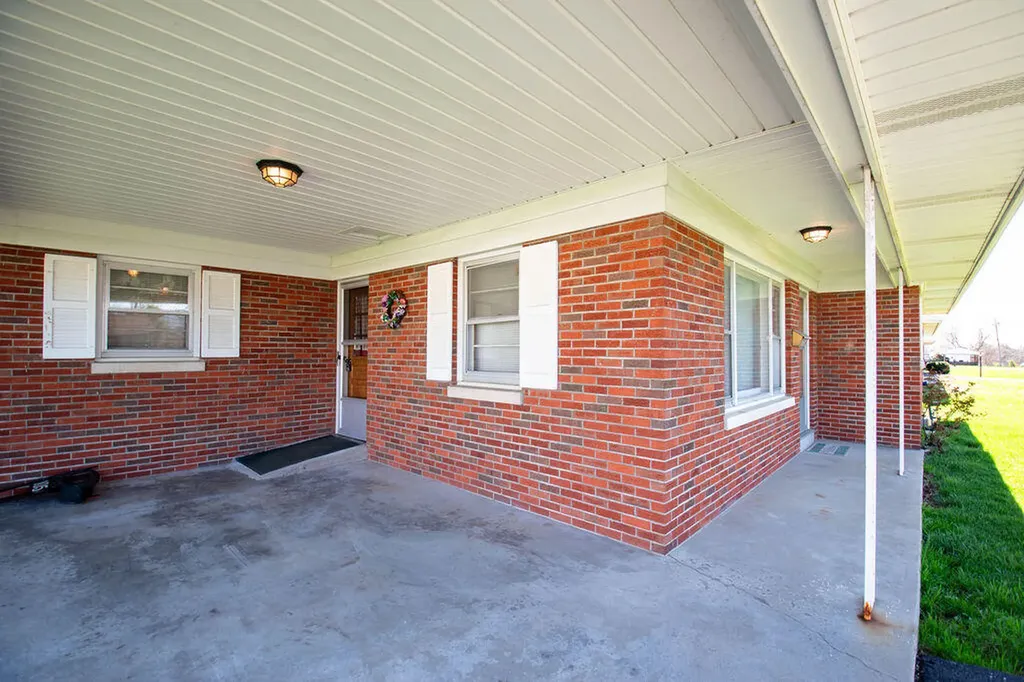 105 Lynnwood Drive Lancaster KY 40444