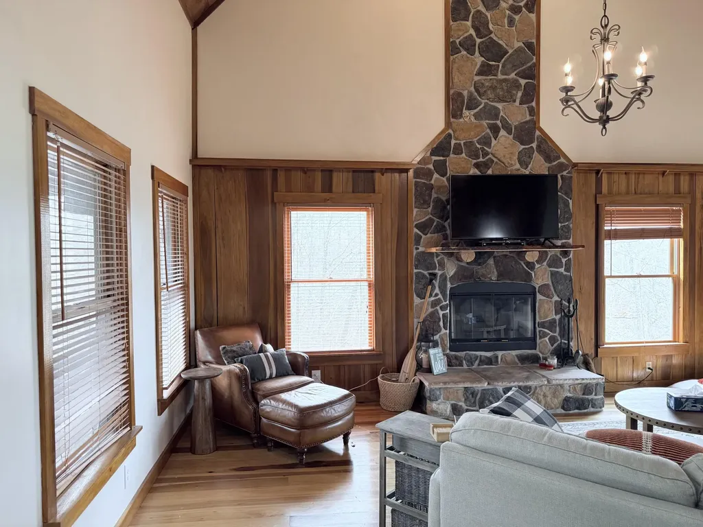 176 The Village Drive Nancy KY 42544