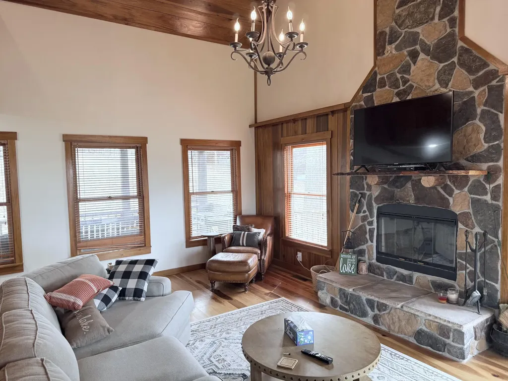 176 The Village Drive Nancy KY 42544