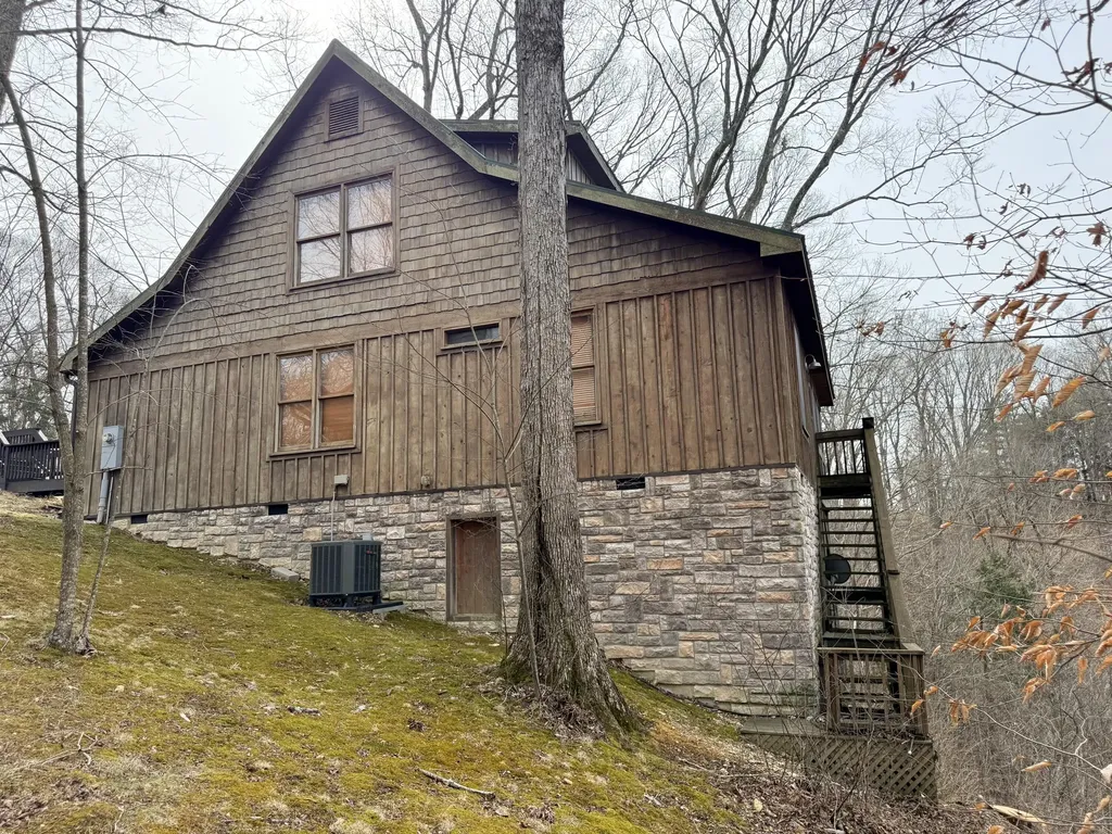 176 The Village Drive Nancy KY 42544