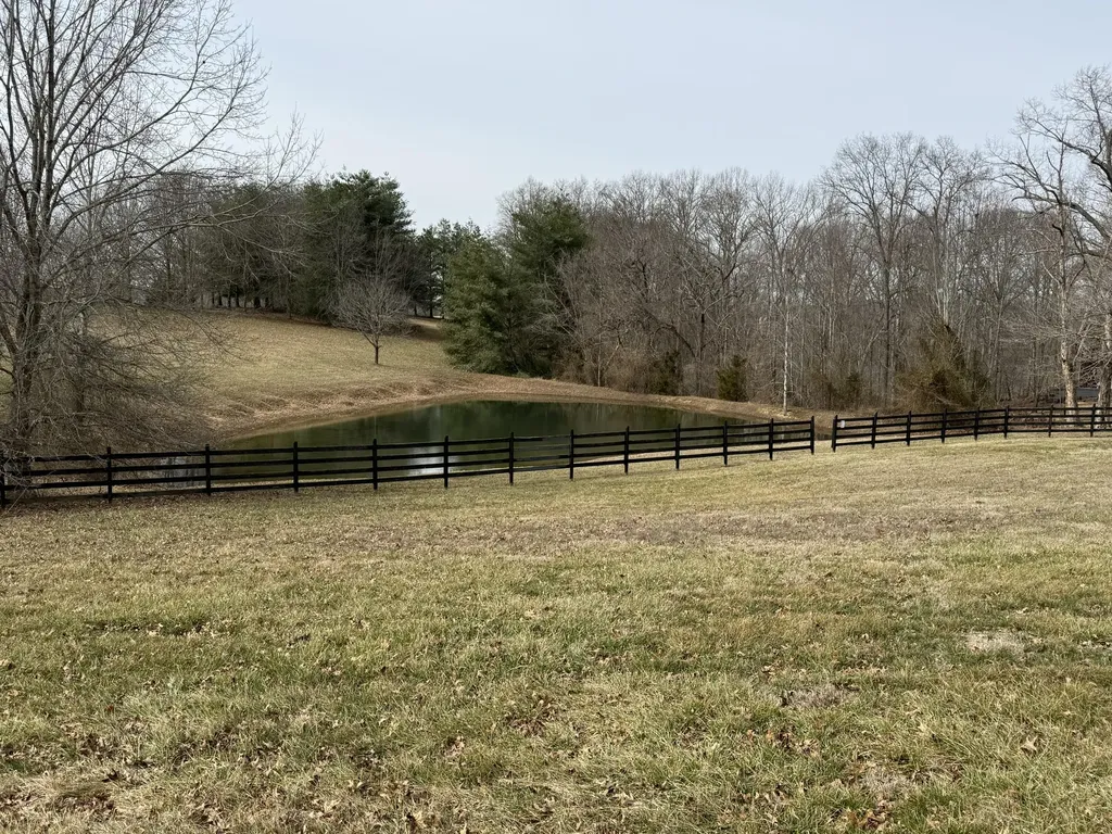 176 The Village Drive Nancy KY 42544