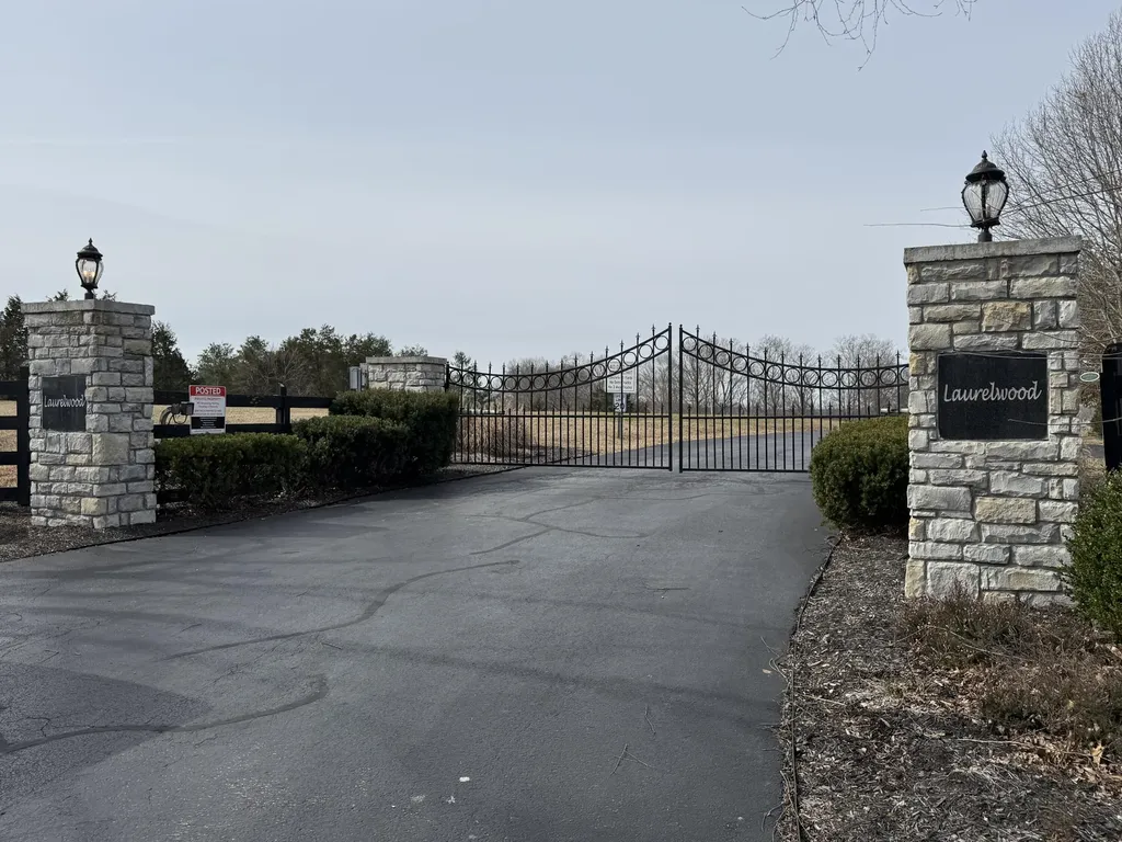 176 The Village Drive Nancy KY 42544
