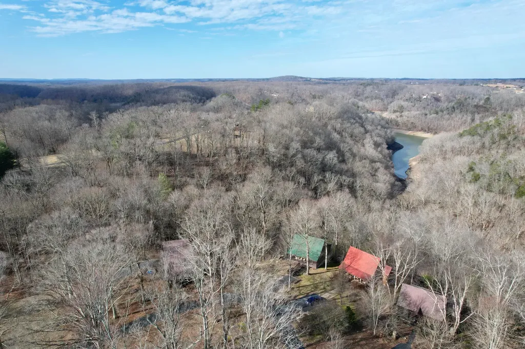 176 The Village Drive Nancy KY 42544