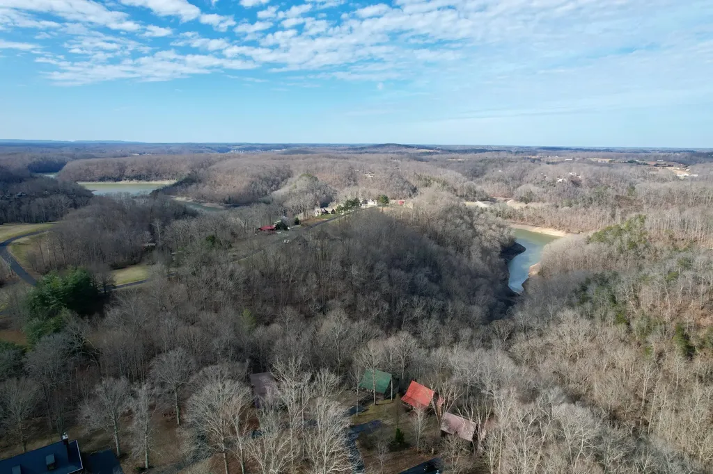 176 The Village Drive Nancy KY 42544
