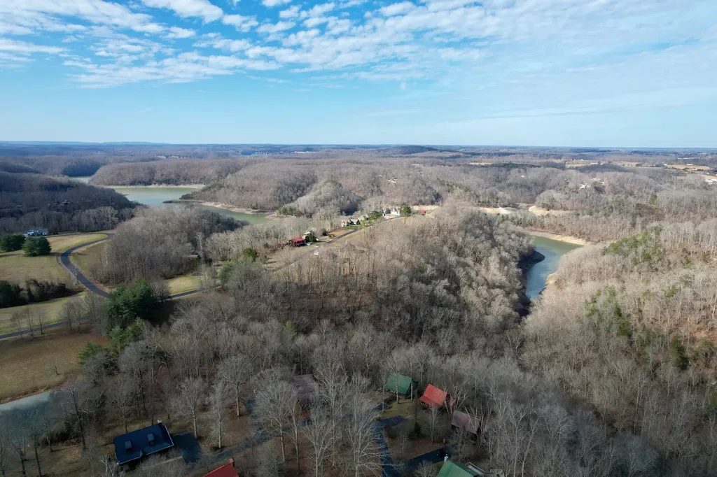 176 The Village Drive Nancy KY 42544