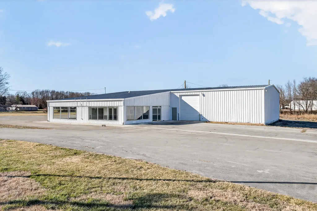 186 Kentucky 90 Albany KY 42602