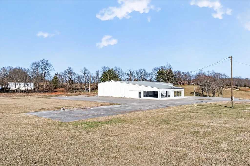 186 Kentucky 90 Albany KY 42602