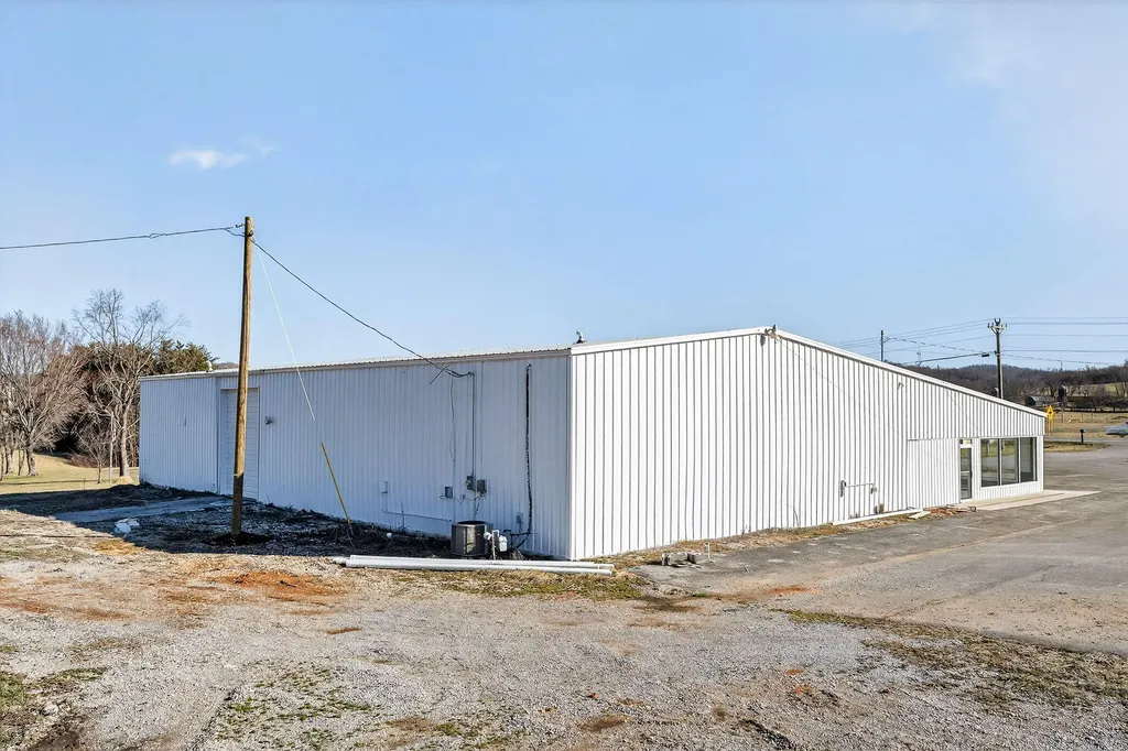 186 Kentucky 90 Albany KY 42602