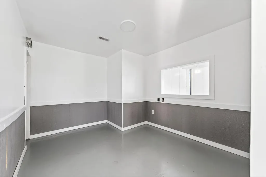 186 Kentucky 90 Albany KY 42602