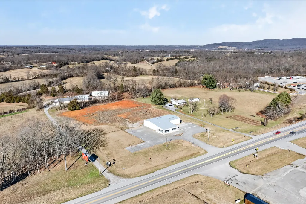 186 Kentucky 90 Albany KY 42602