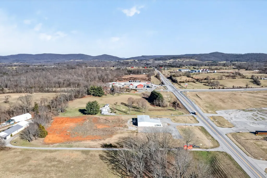 186 Kentucky 90 Albany KY 42602