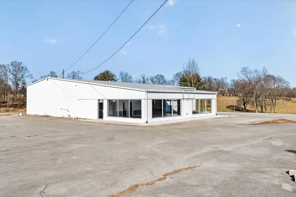 186 Kentucky 90 Albany KY 42602