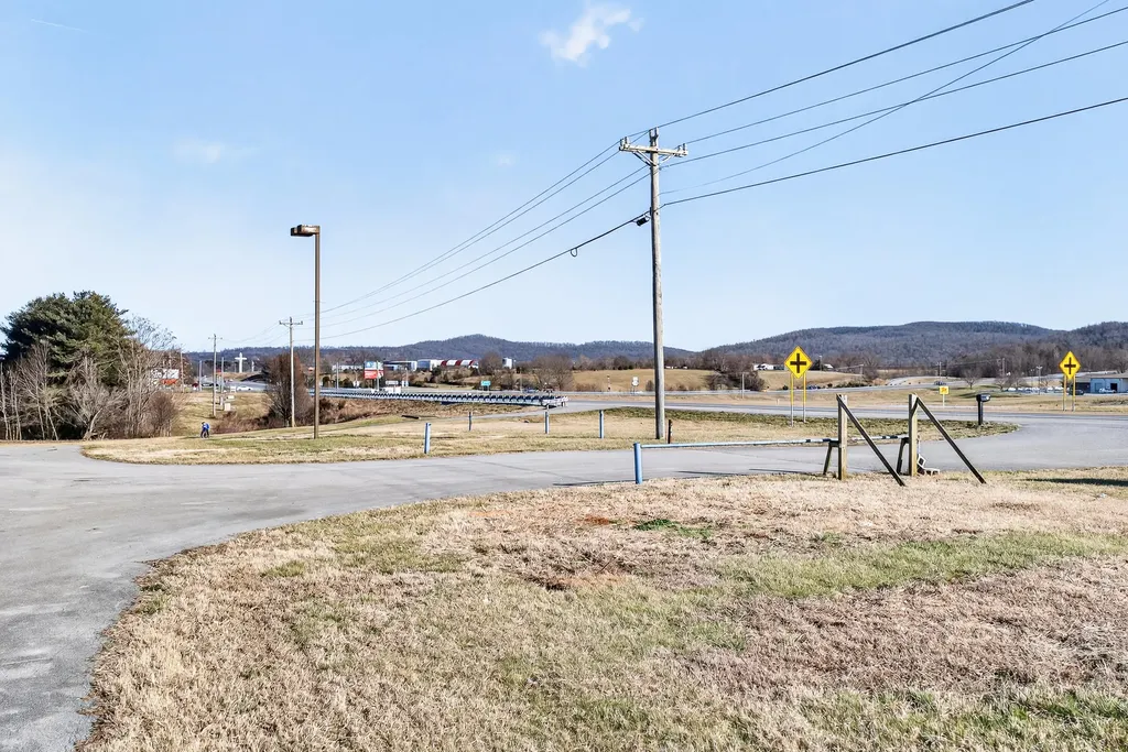 186 Kentucky 90 Albany KY 42602