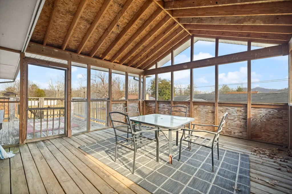 224 Circle Drive Morehead KY 40351